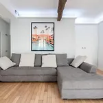 Room In Apartment - Cosy Place In The Hear Of Paris